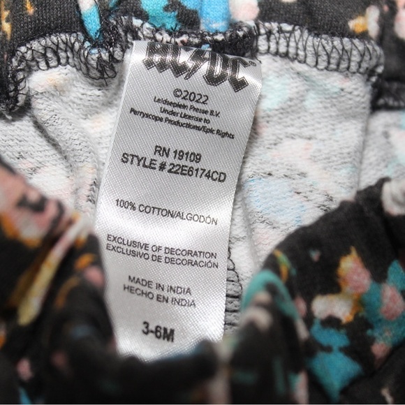 ACDC Baby Outfit 3-6 months - Picture 4 of 5